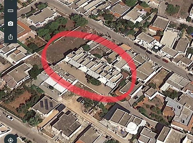 A 50 Mt Dal Mare A Posto Rosso