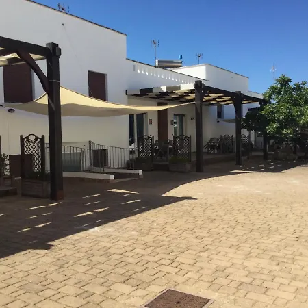 A 50 Mt Dal Mare A Posto Rosso Сasa de vacaciones Alliste